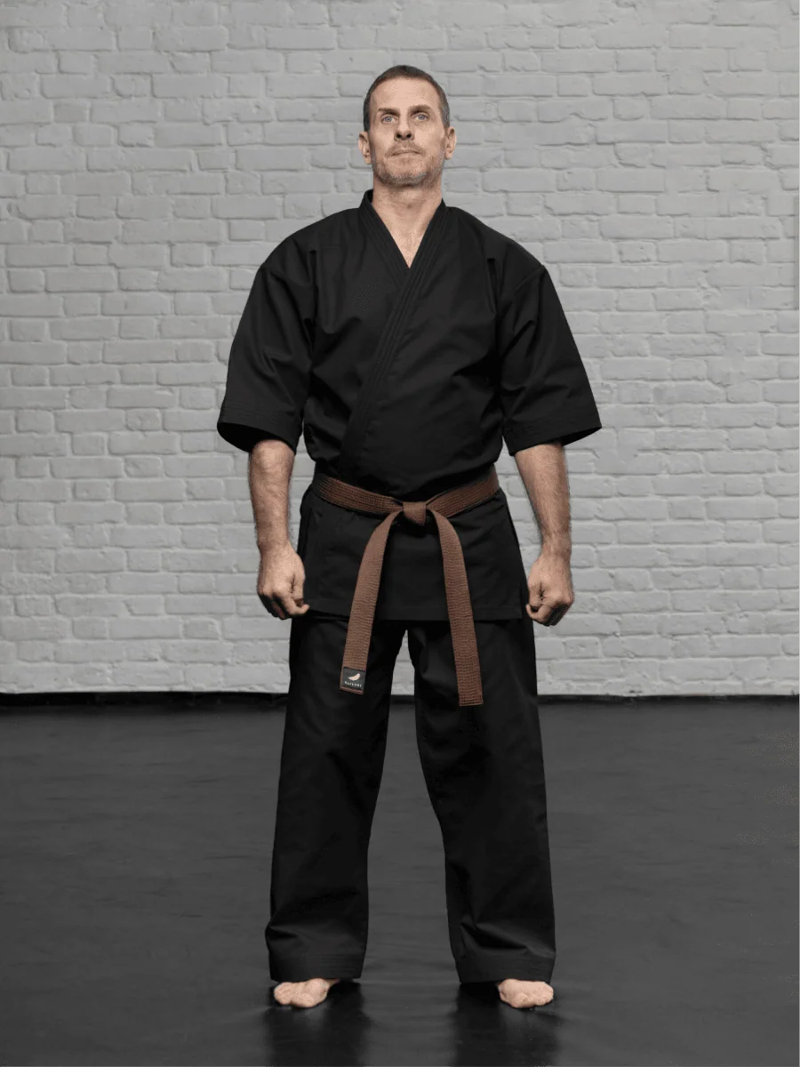 черное кимоно KAITOGI K4M2 для киокушинкай и единоборств доги modern fit со штанами ниже щиколотки