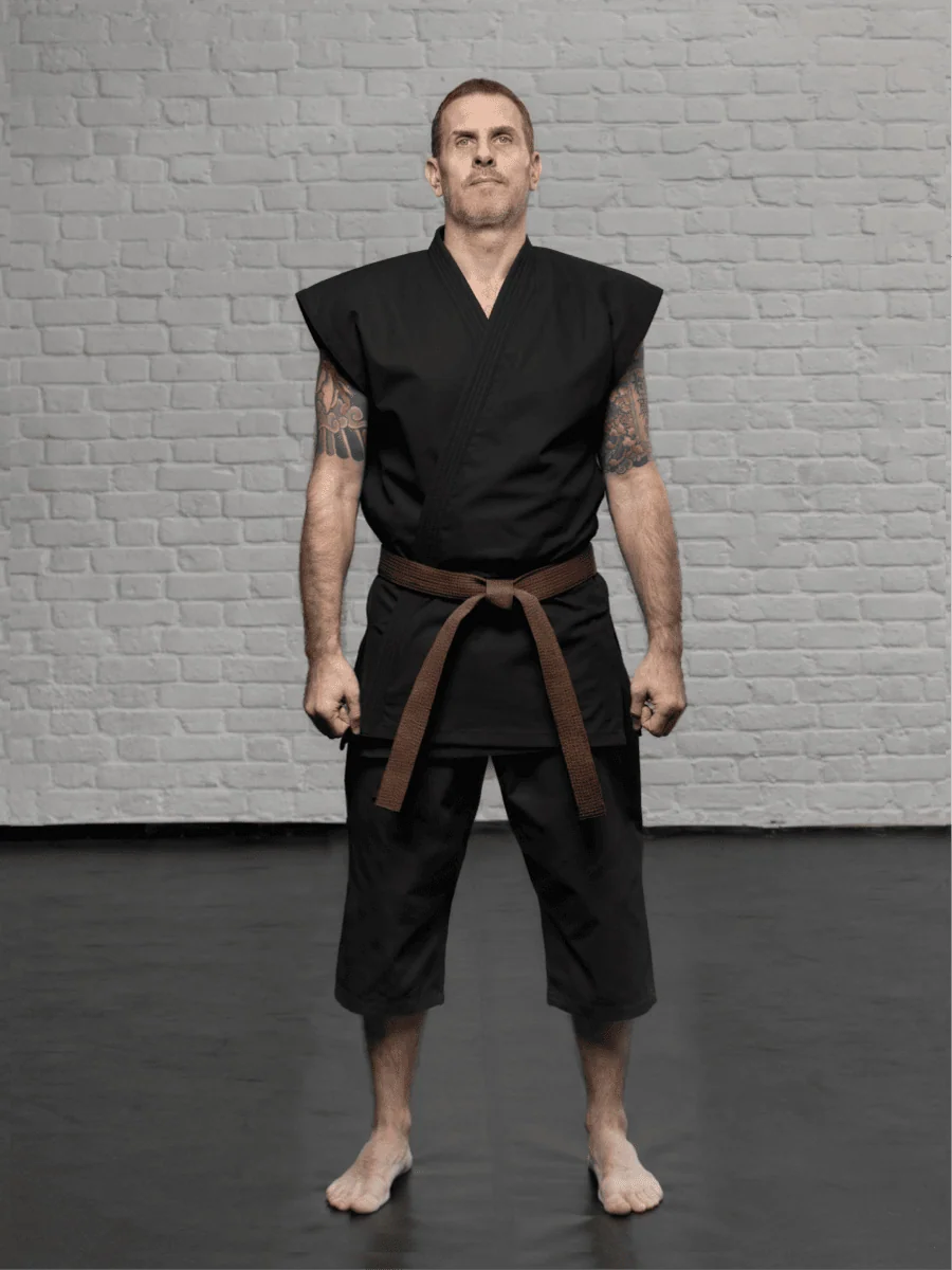 черное кимоно KAITOGI K6M4 для кумите и киокушинкай доги sleeveless fit со штанами бриджами до середины голени