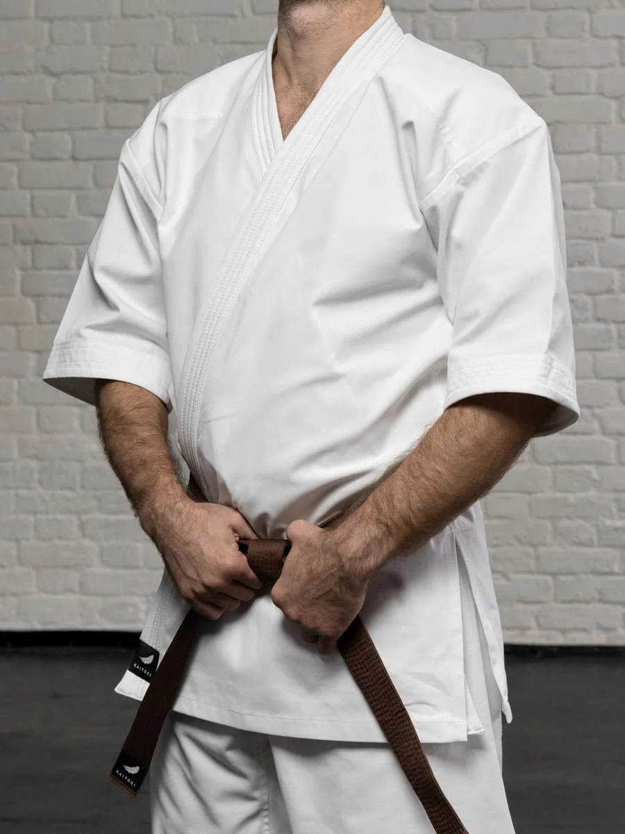 белая куртка карате KAITOGI K4 полу бок короткий подол рукав 3/4 ткань dogi premium