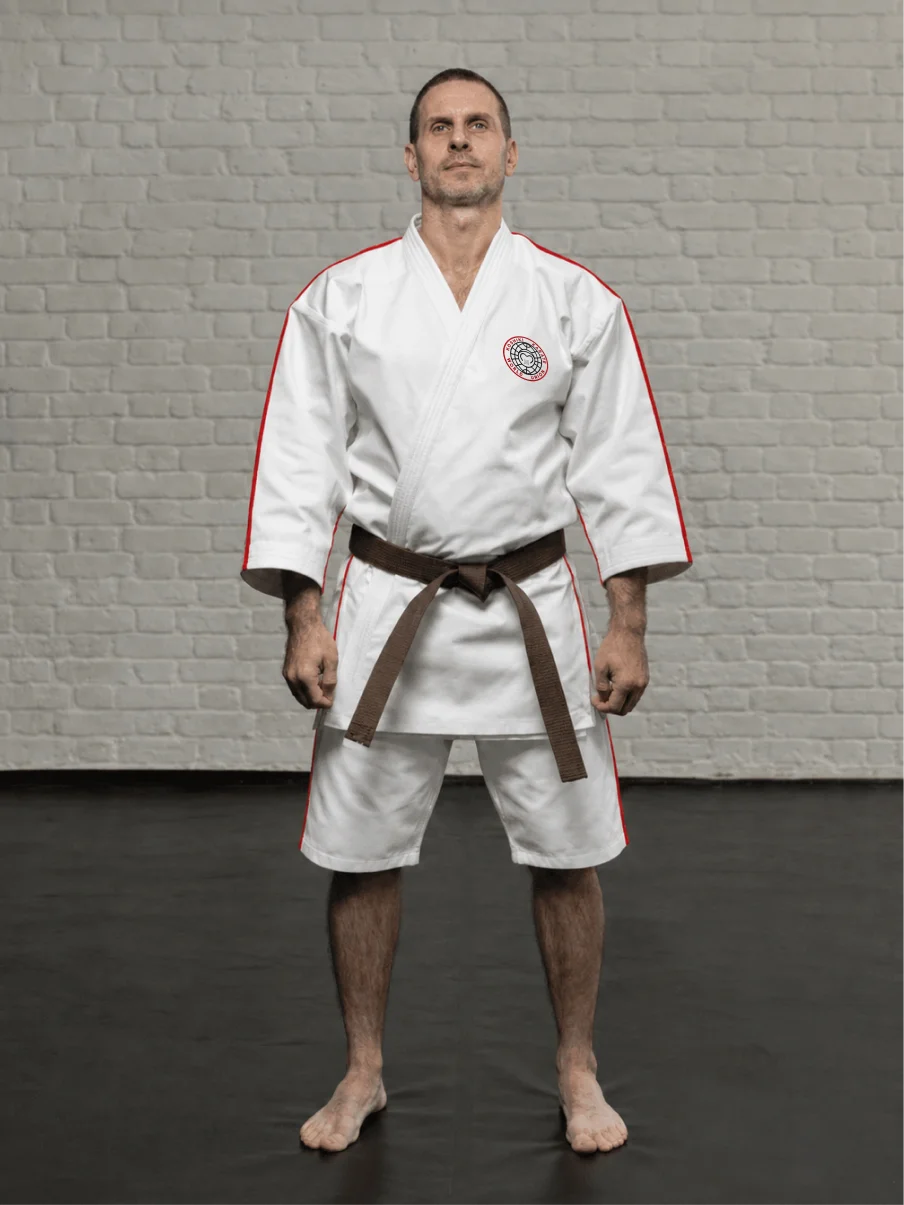 Кимоно Косики Карате К1М5 с шевроном Koshiki Karate World Union и боковыми полосками