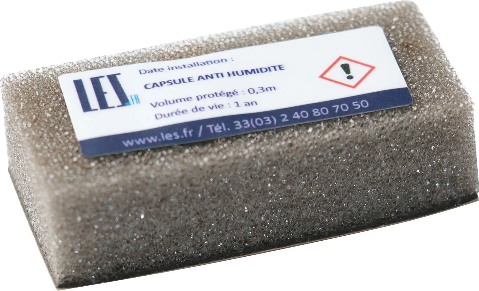 Capsule anti-humidité LES – diffuseur inhibiteur de corrosion, non toxique et sans danger pour l’électronique, bloc mousse rectangulaire gris avec étiquette d’identification.