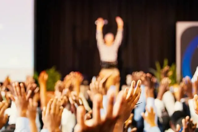 man hand up