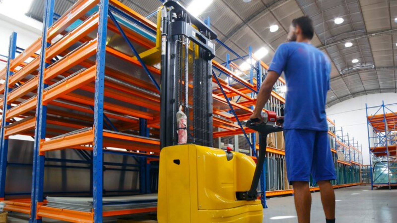 Set Up Your Warehouse Racking with Source Equipment’s Solutions