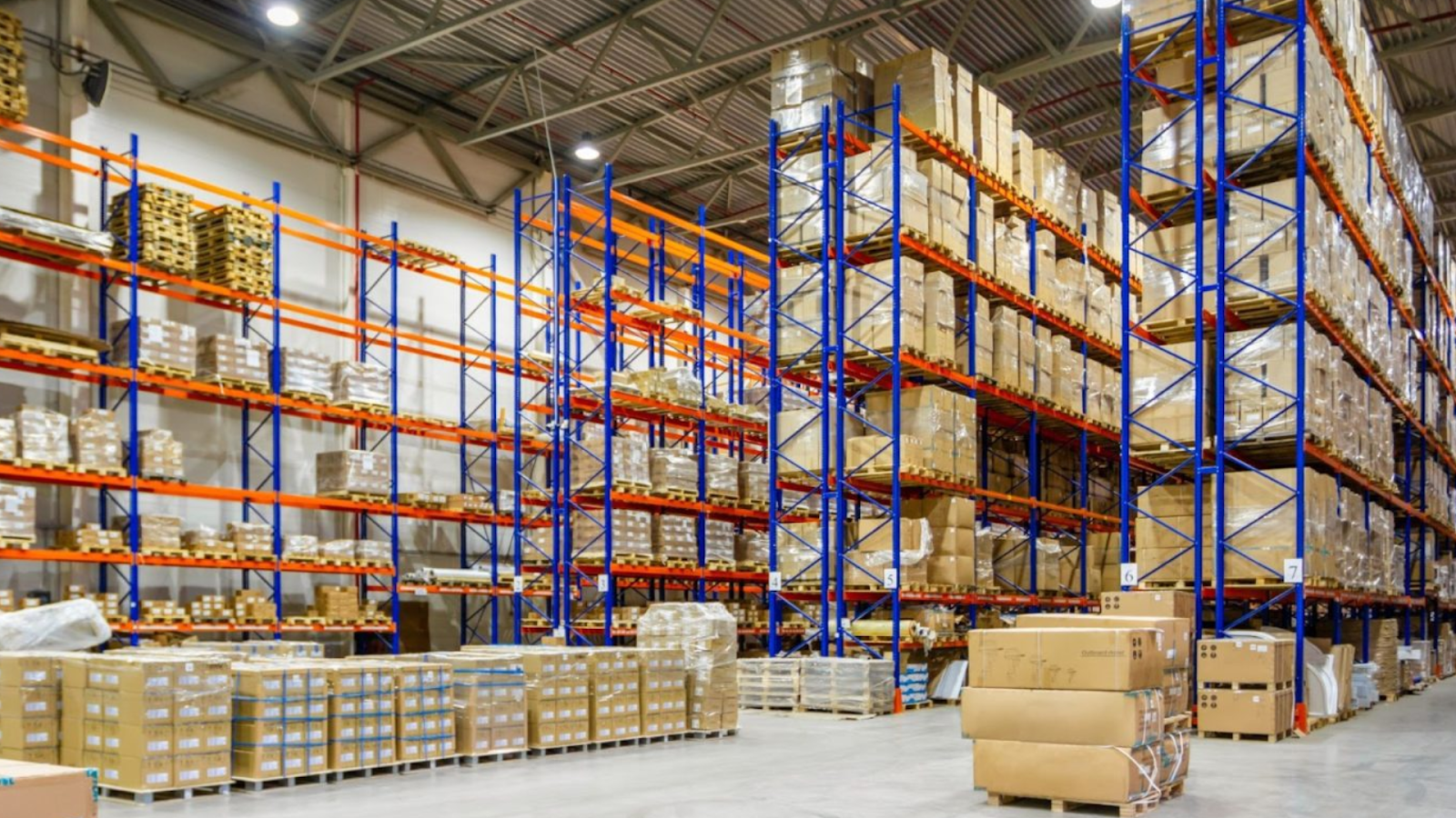 Can Pallet Racks Hold Heavy Machinery or Equipment?