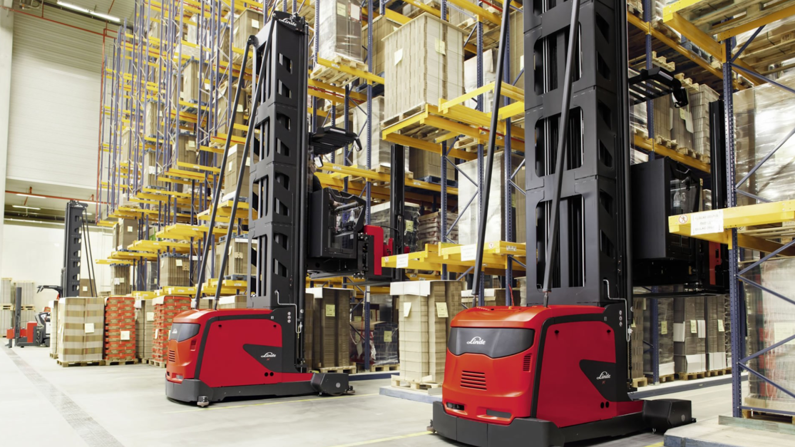 How to Choose the Right Stacker for Your Business?