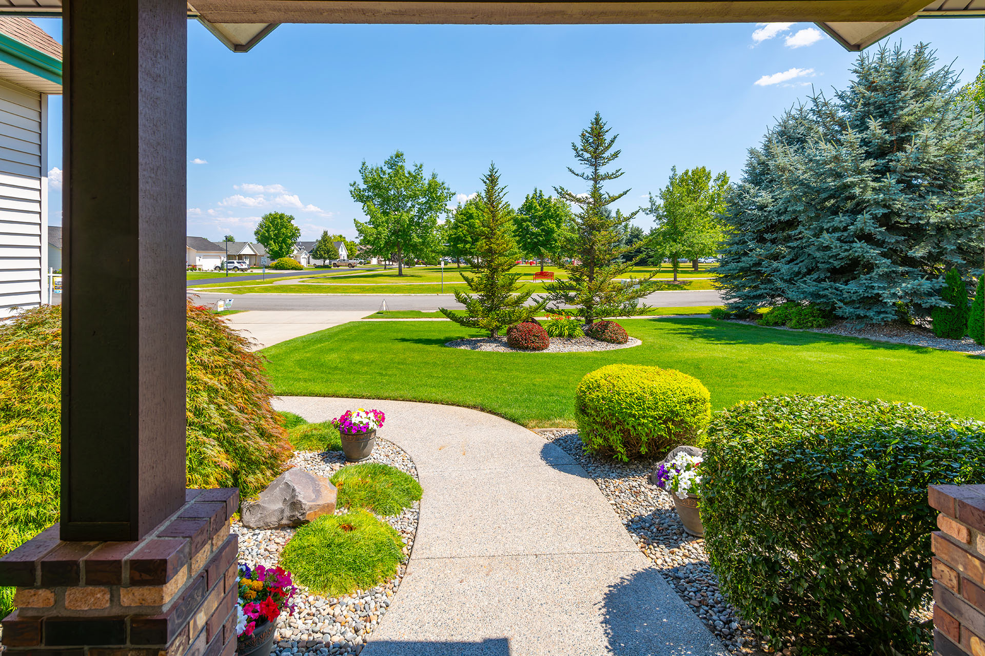 Landscape installation and bed preparation in Fort Bend County