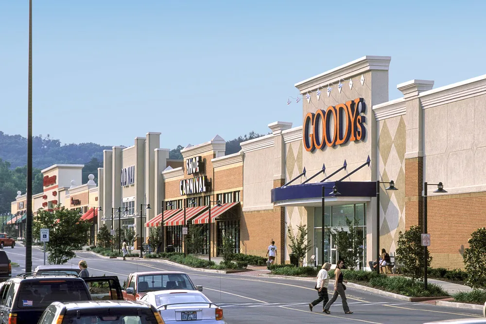 Front side view of Oak Park power center in Chattanooga, TN, built by Bock Construction.