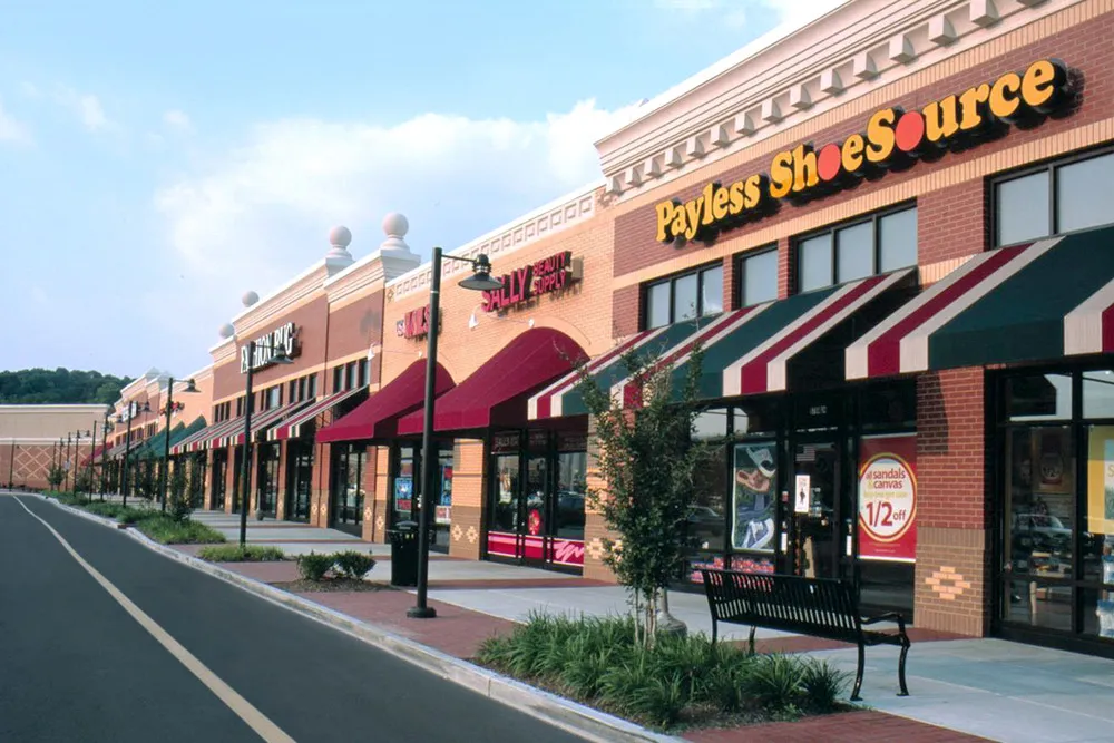 Front side view of Oak Park power center in Chattanooga, TN, built by Bock Construction.