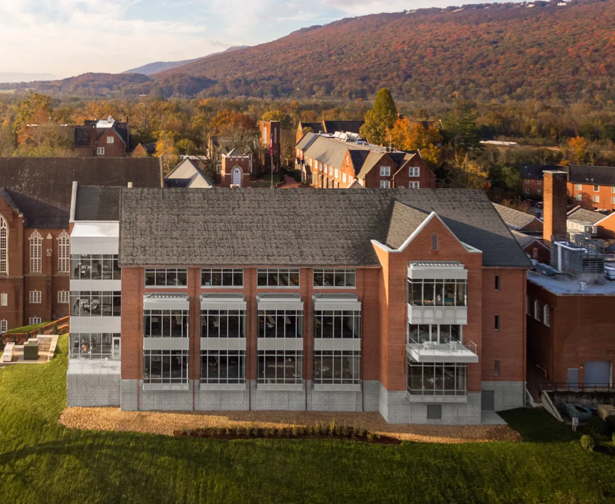 Front view of the Probasco Building at Baylor School in Chattanooga, TN, a new academic facility constructed by Bock Construction.