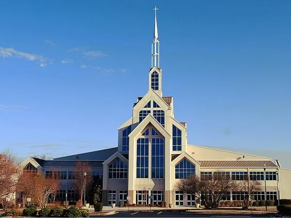 Front entrance of North Cleveland Church of God in Cleveland, TN, constructed by Bock Construction.