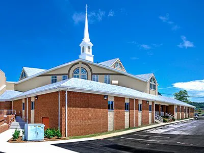 Street-facing view of Silverdale Baptist Church in Chattanooga, TN, constructed by Bock Construction.