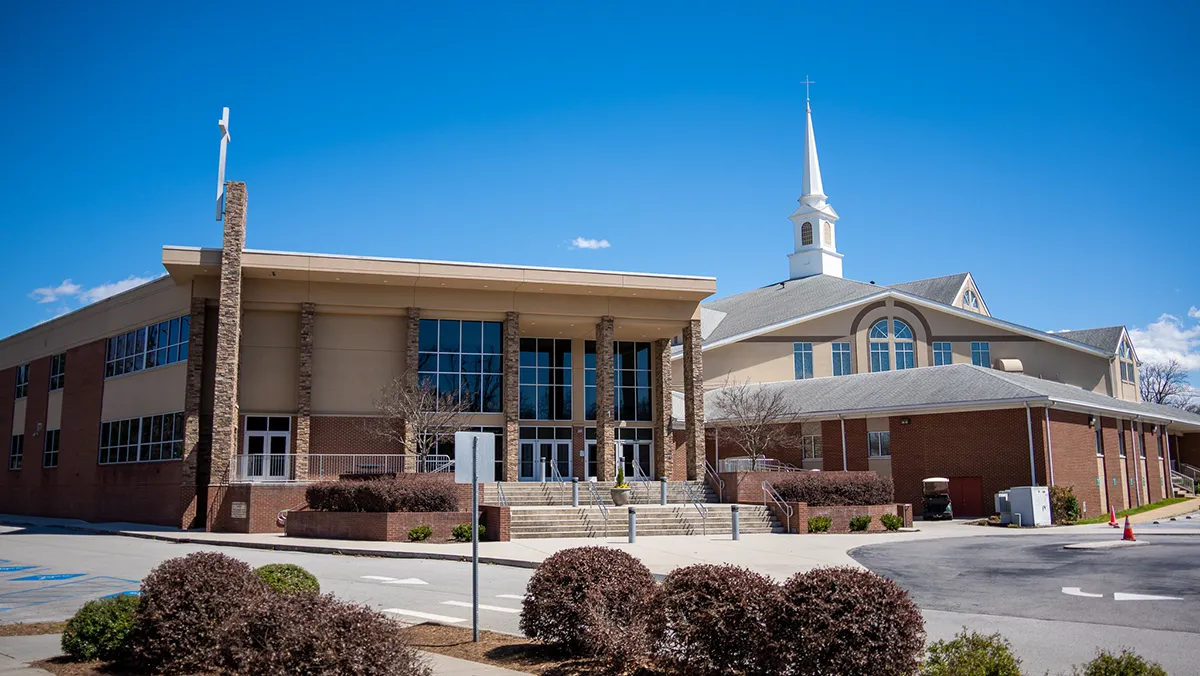 Street-facing view of Silverdale Baptist Church in Chattanooga, TN, constructed by Bock Construction.