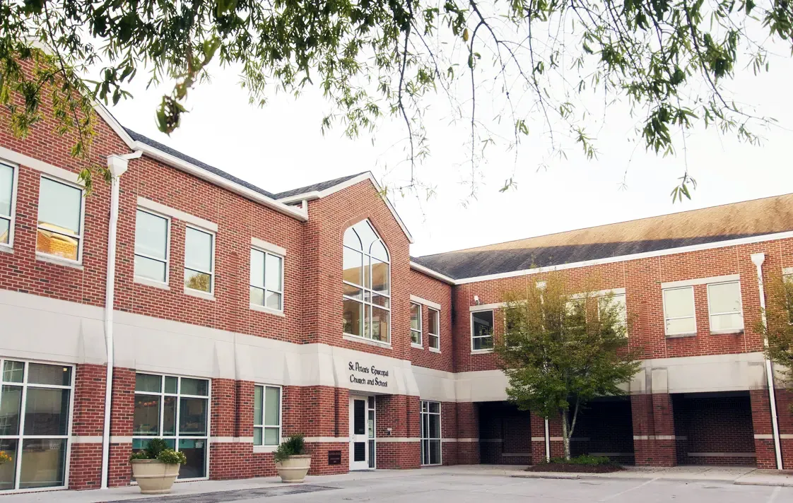 Exterior entrance view of St. Peter’s Episcopal Church in Chattanooga, TN, constructed by Bock Construction.