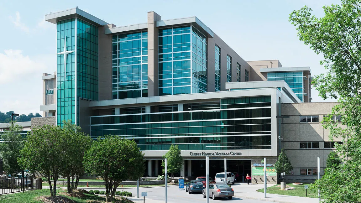 Front view of the Memorial Hospital Missionary Ridge outpatient center in Chattanooga, TN, built by Bock Construction.