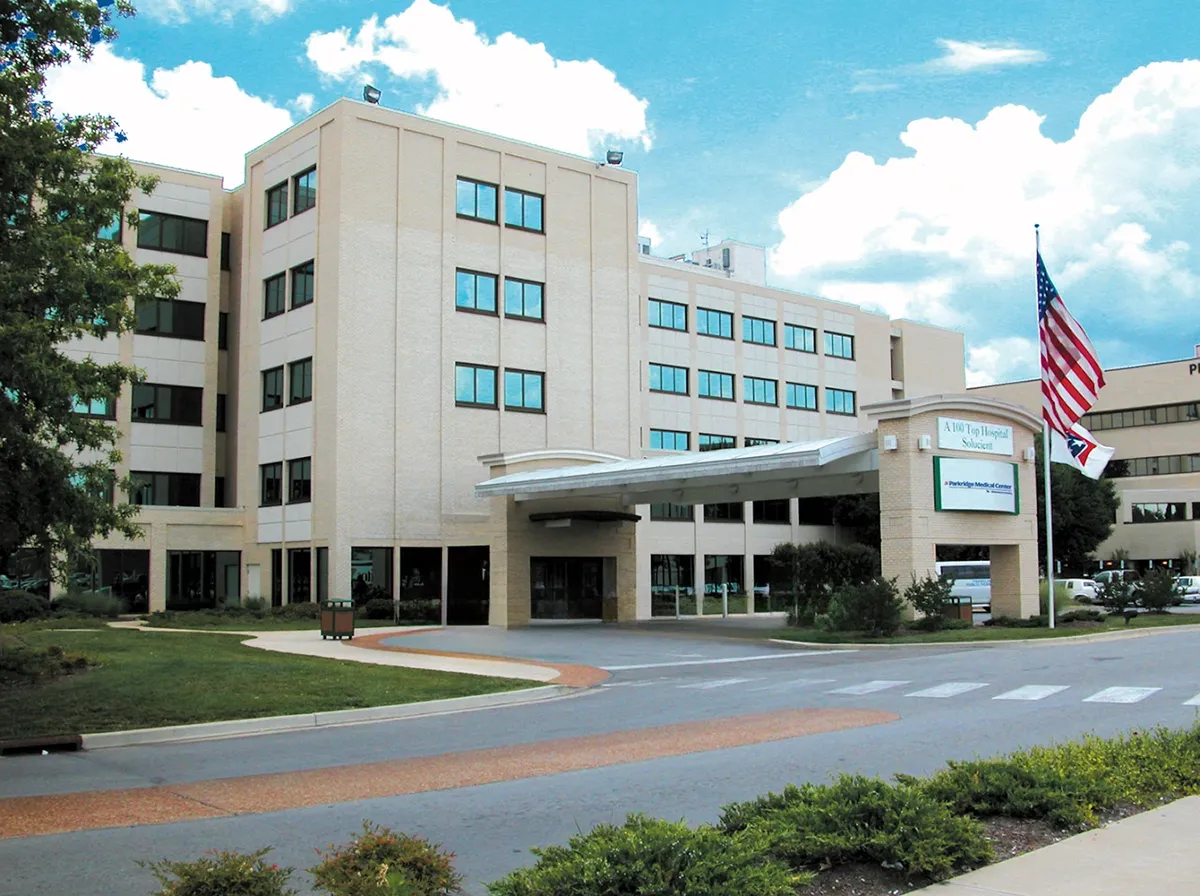 Exterior of Parkridge Medical Center facility in Chattanooga, TN, constructed by Bock Construction.
