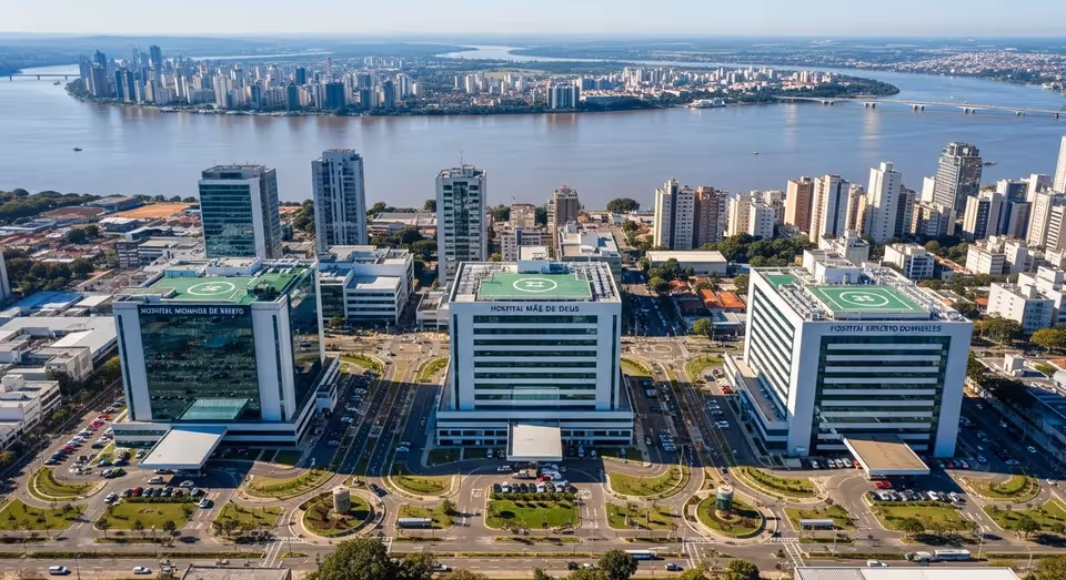 Vista aérea dos hospitais Moinhos de Vento, Mãe de Deus e Ernesto Dornelles em Porto Alegre