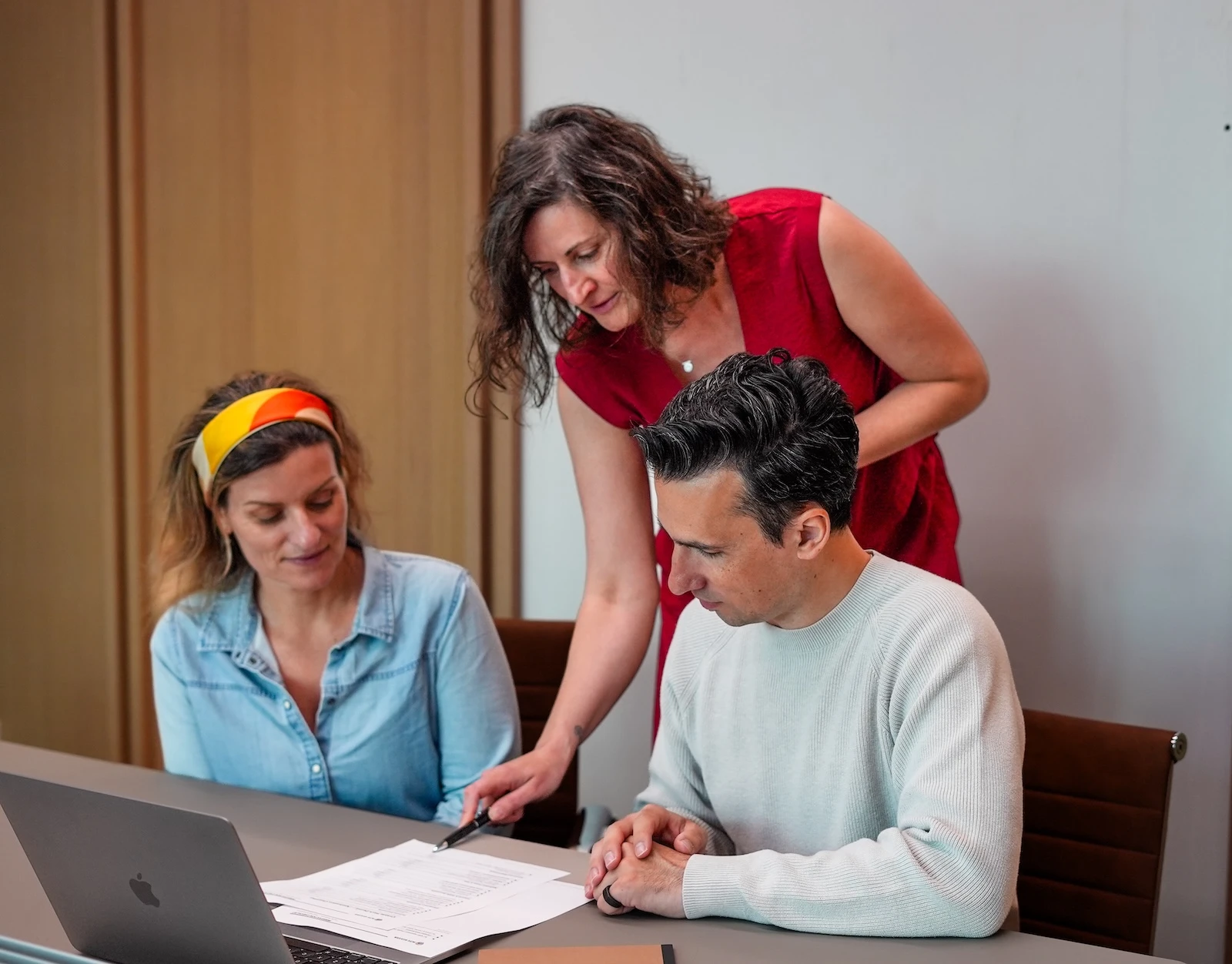 Immigration support services for Canada