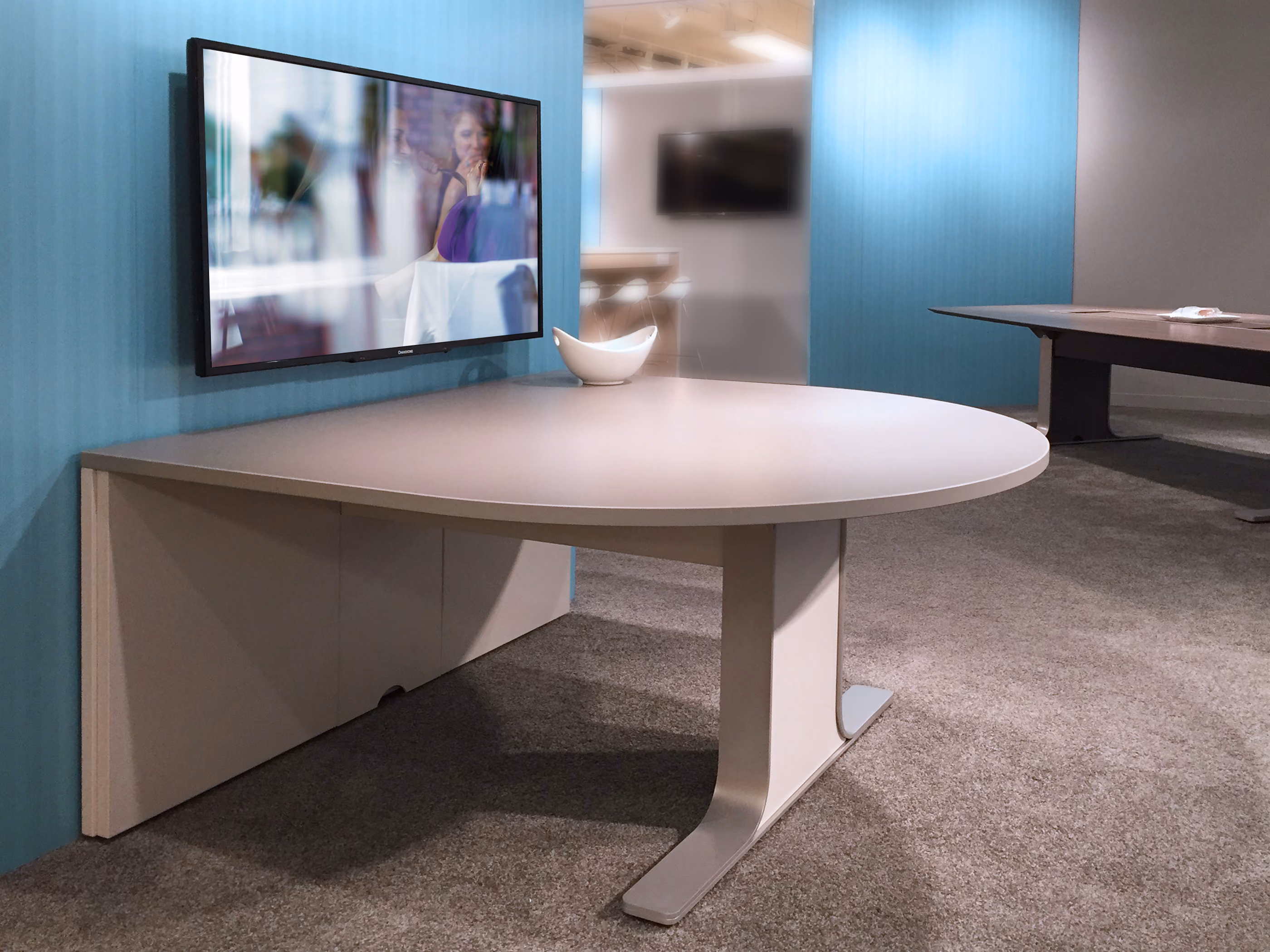 Rapport Media Table PX gallery view 3