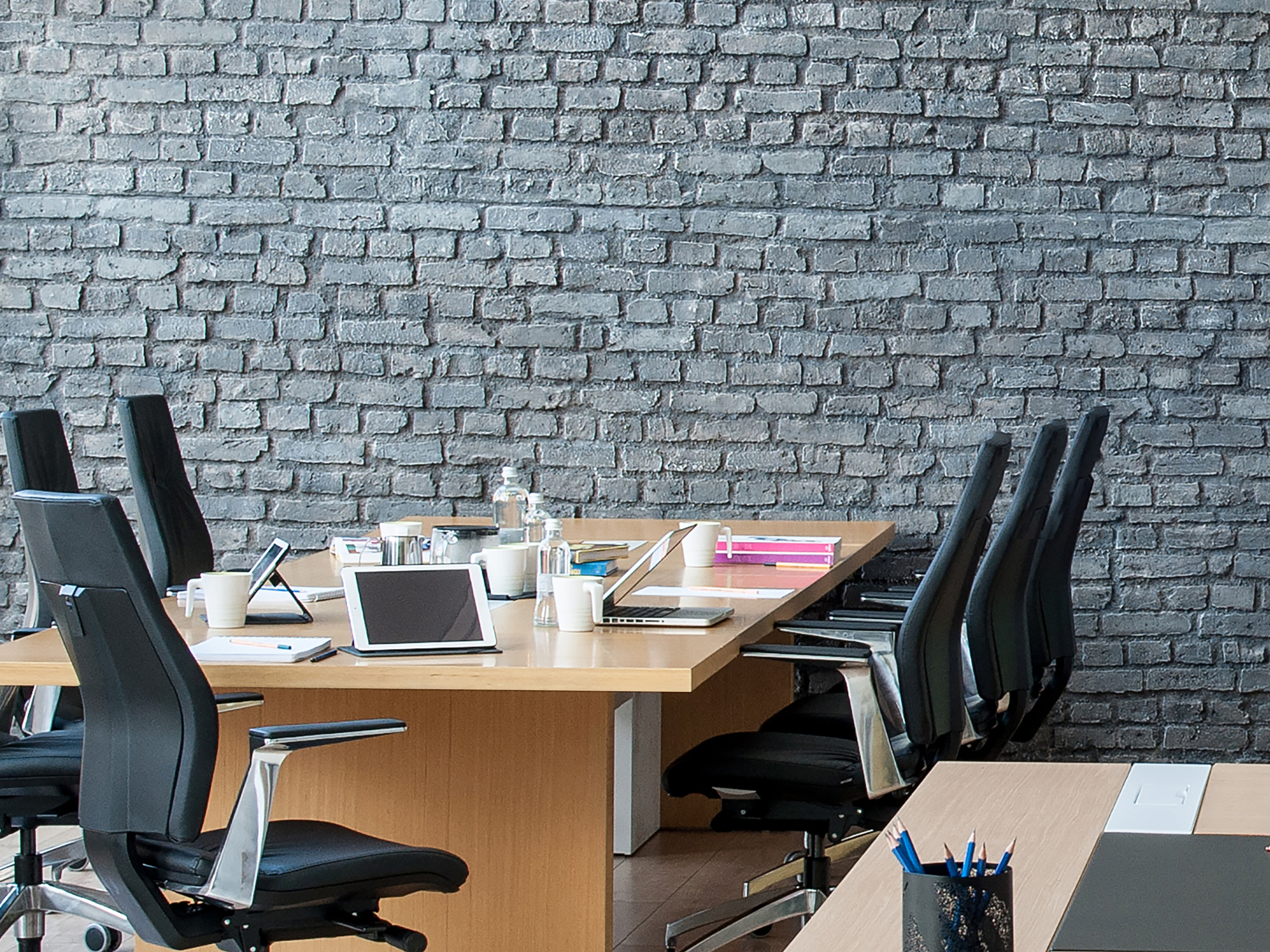 Panel Base Conference Table gallery view 6