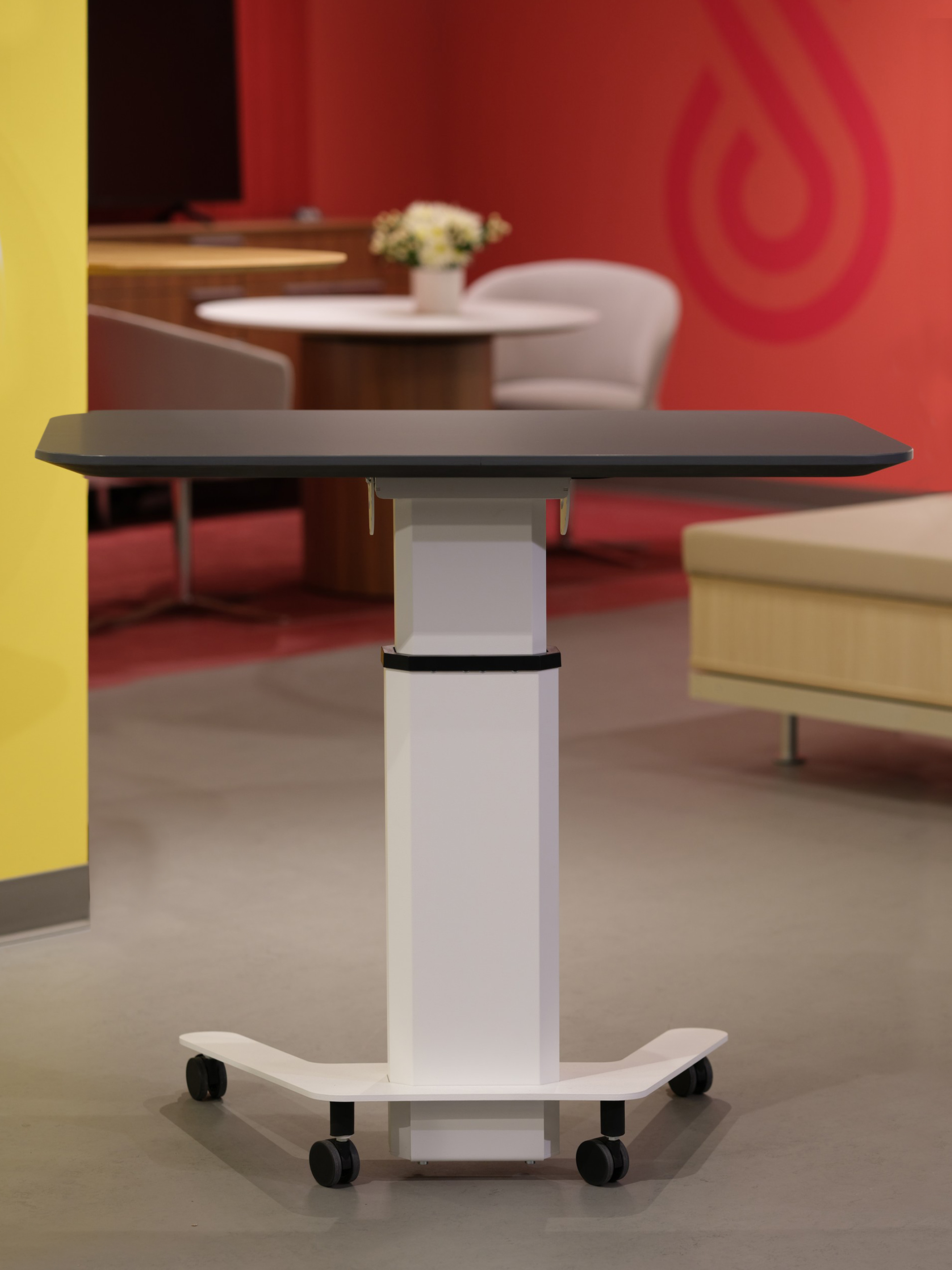 Jimmy Personal Table gallery view 9