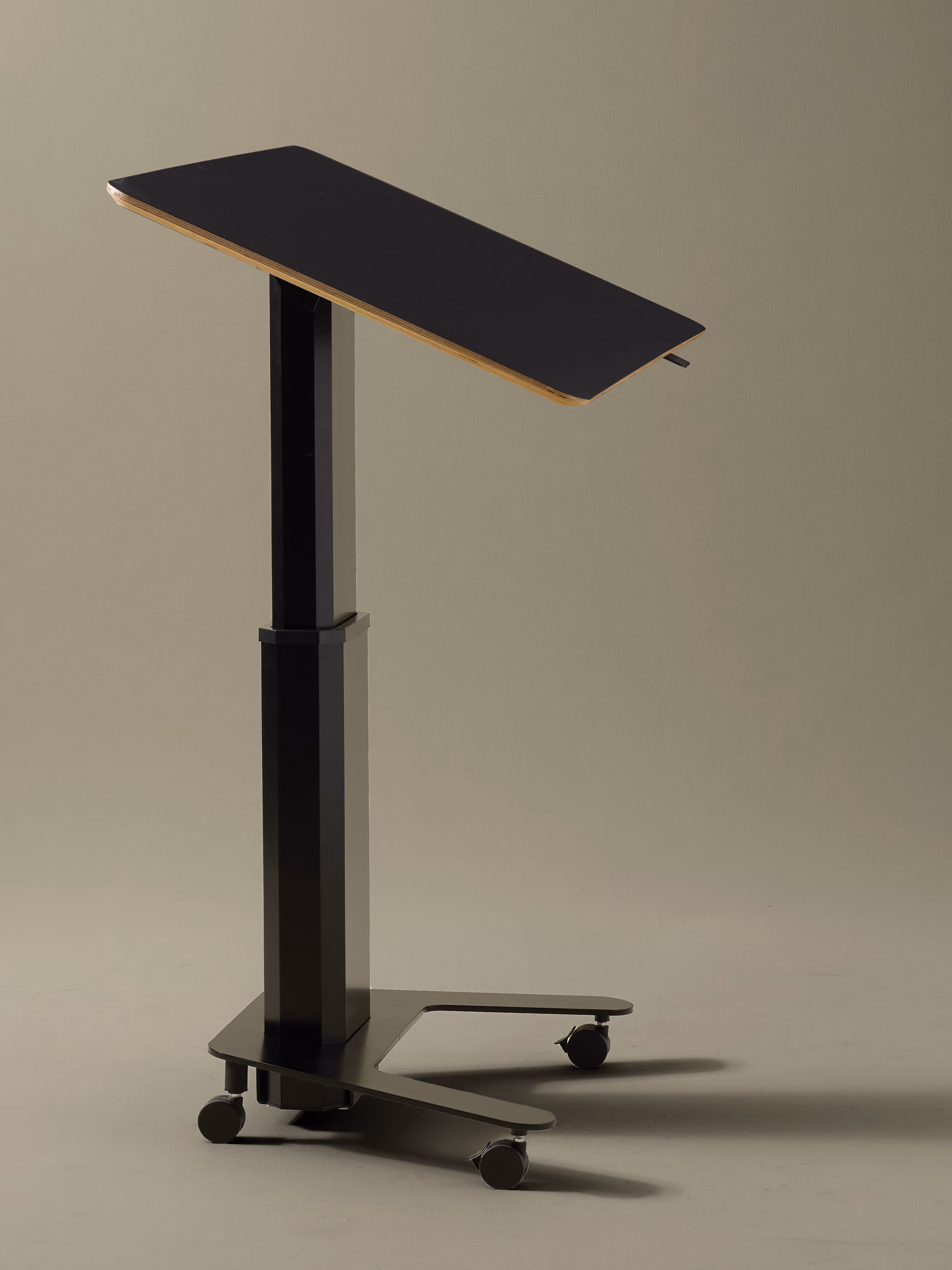 Jimmy Personal Table gallery view 6