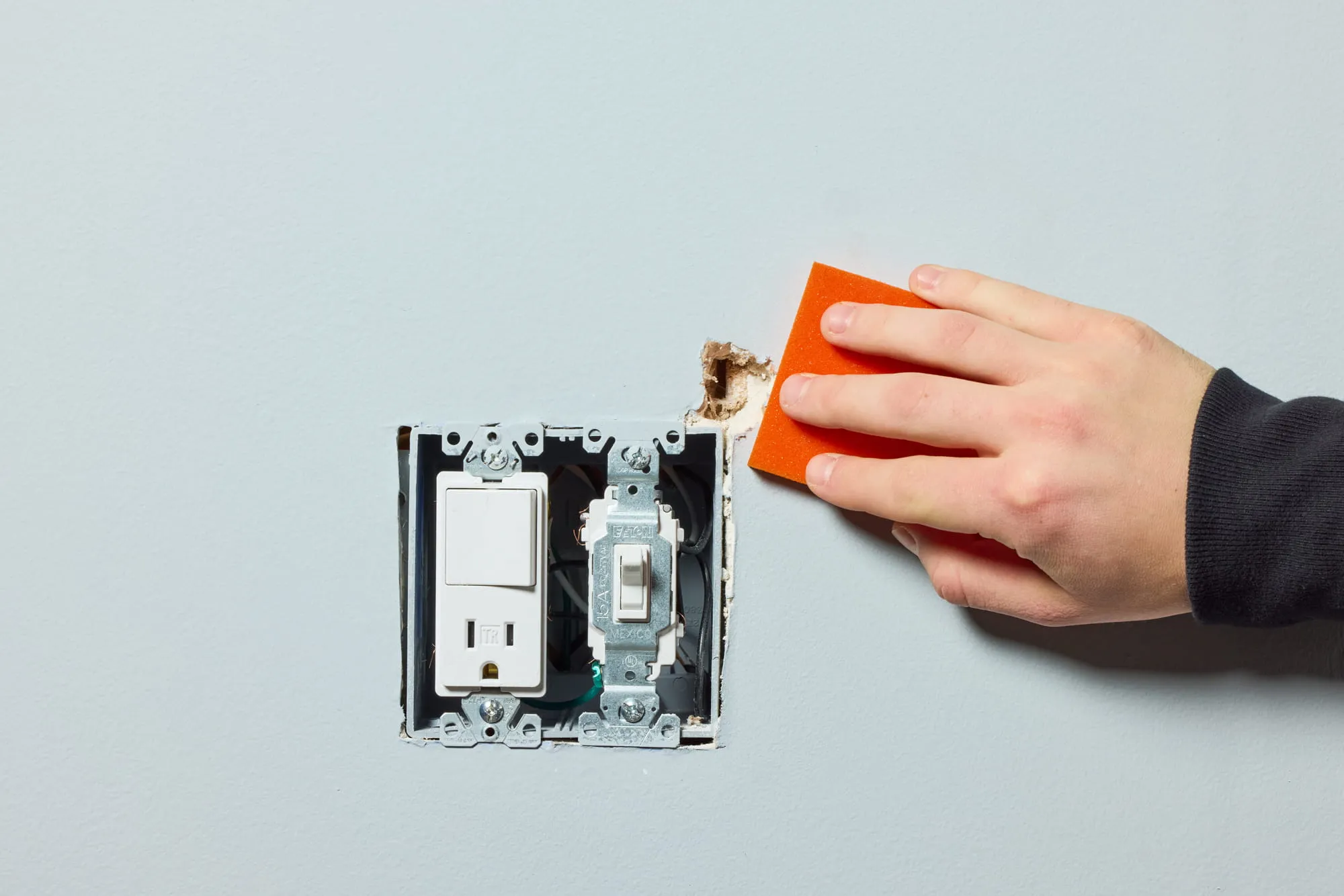 Step-by-step demonstration of 16oz access hole application with Gorilla Glue