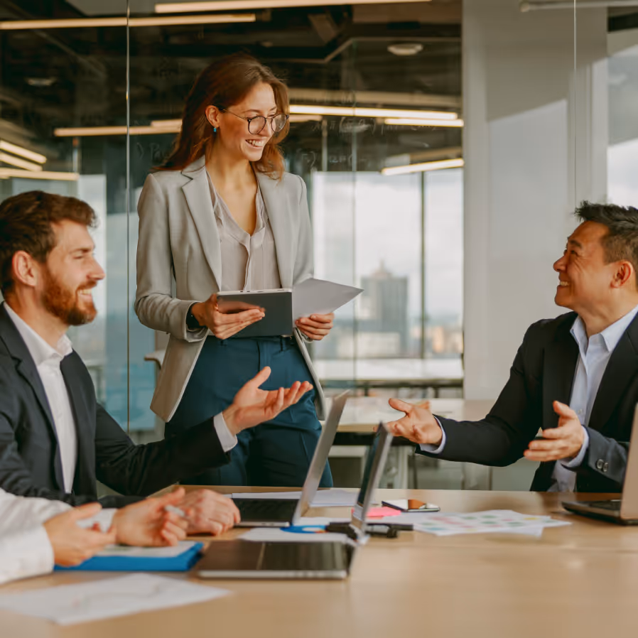 Team meeting in office