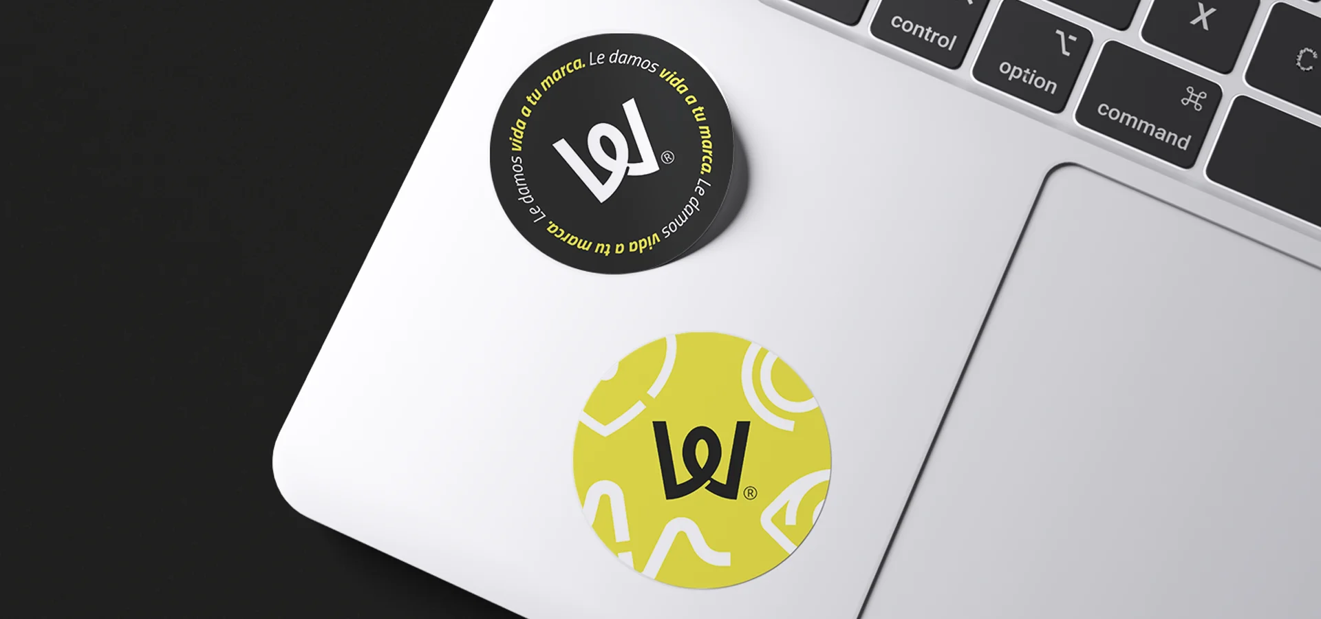 Stickers con rediseño de marca para WATEQUE con premio BRANDOR México por Aditivo Agencia en Guadalajara México