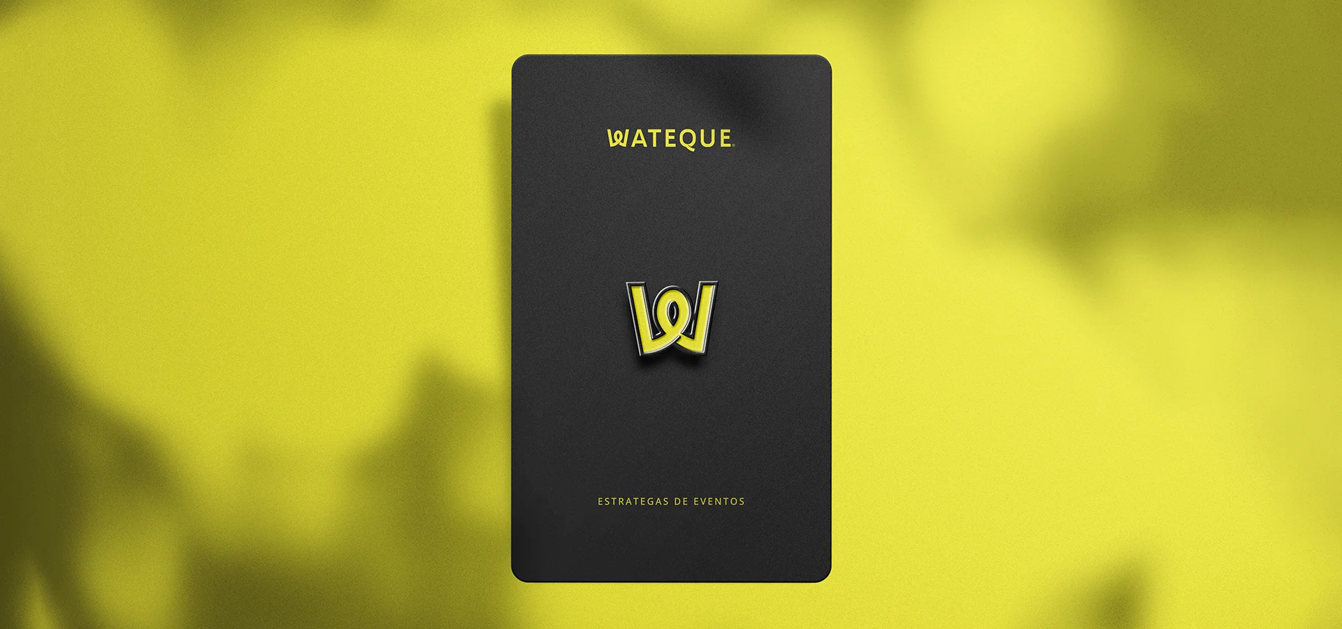 Pin metálico con rediseño de marca para WATEQUE con premio BRANDOR México por Aditivo Agencia en Guadalajara México