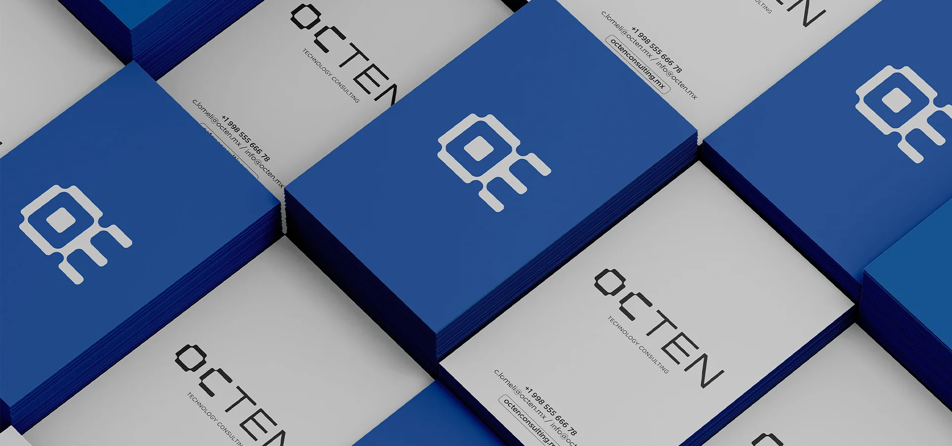 Tarjeta de presentación con naming y diseño de marca para OCTEN por Aditivo Agencia en Guadalajara México