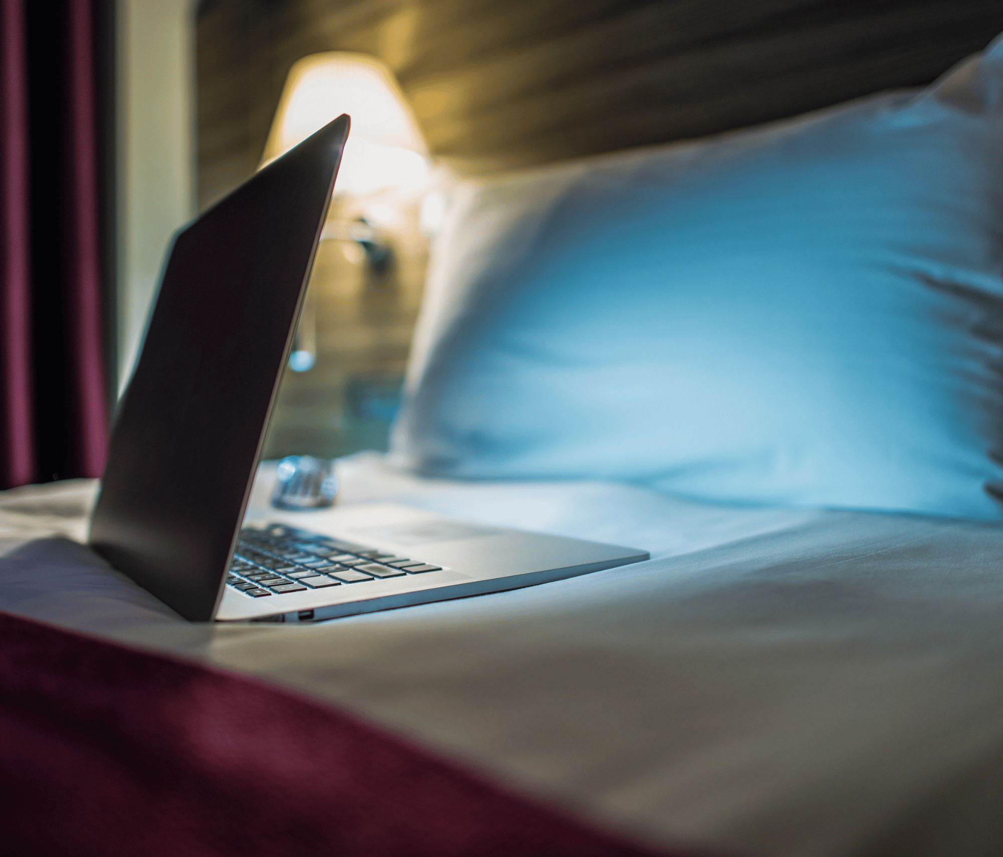 Screen Time & Metabolism: Why Nightly Scrolling Steals Your Energy (And How to Fix It)
