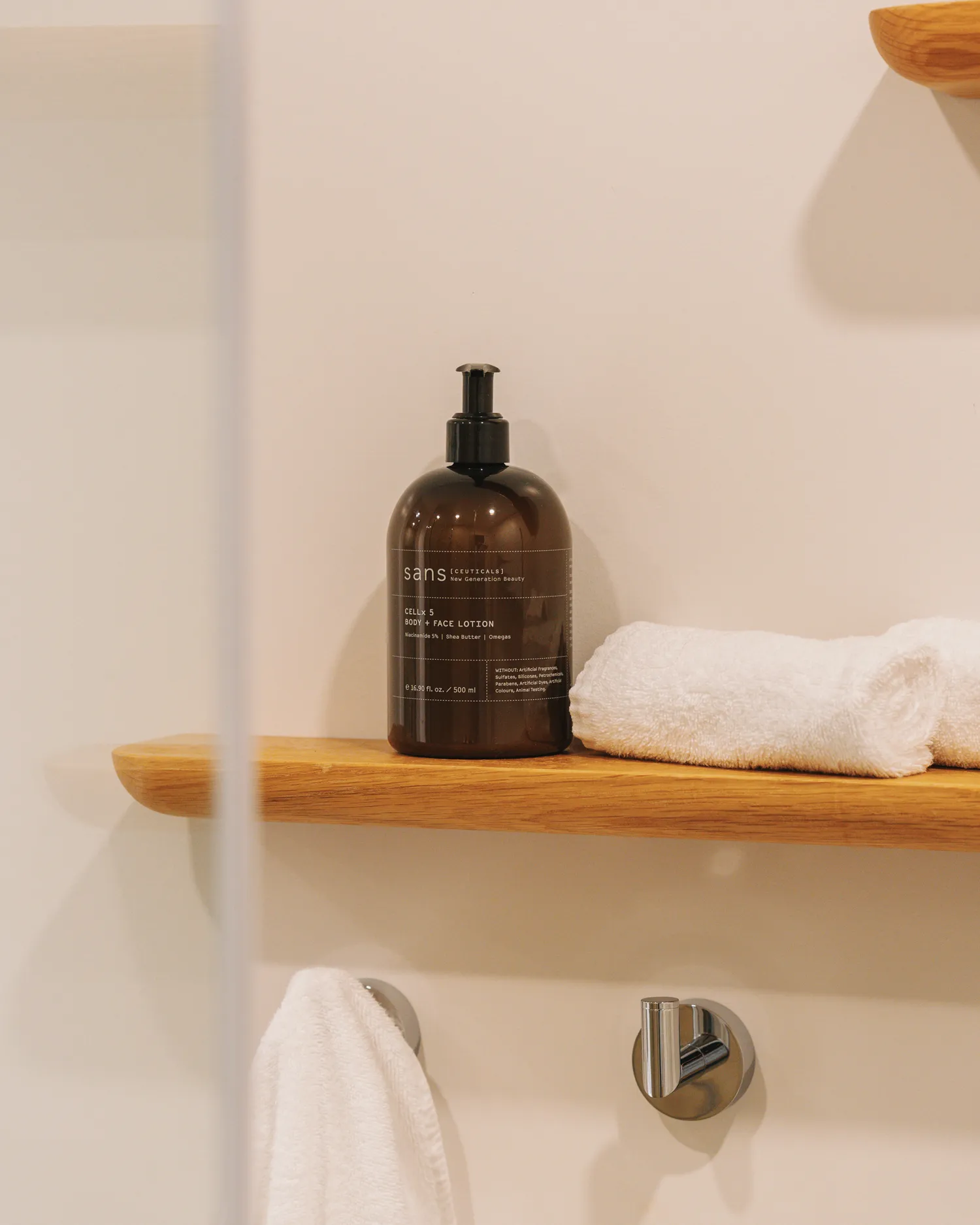 Mountain View Room bathroom amenities