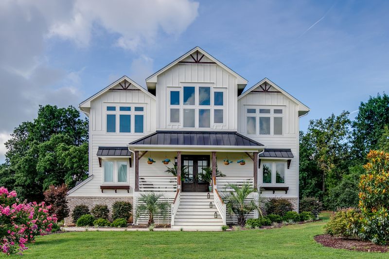 Multi-Generational Living: Designing Custom Homes That Fit the Whole Family