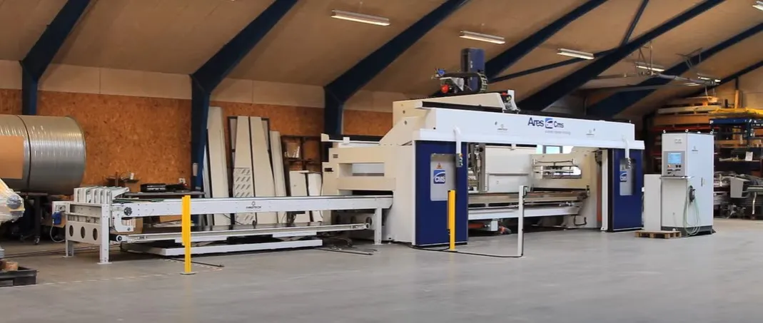 Produktionslinje fra Gibotech i produktionshal hos JSB Plast
