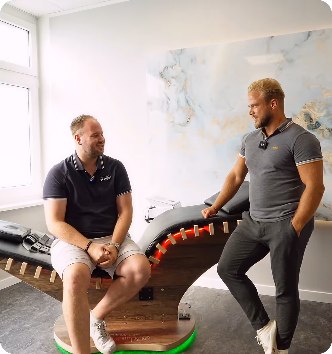 Patientengespräch in moderner Praxis zur Chiropraktik in Braunschweig – individuelle Planung zur gezielten Justierung und nachhaltigen Behandlung.