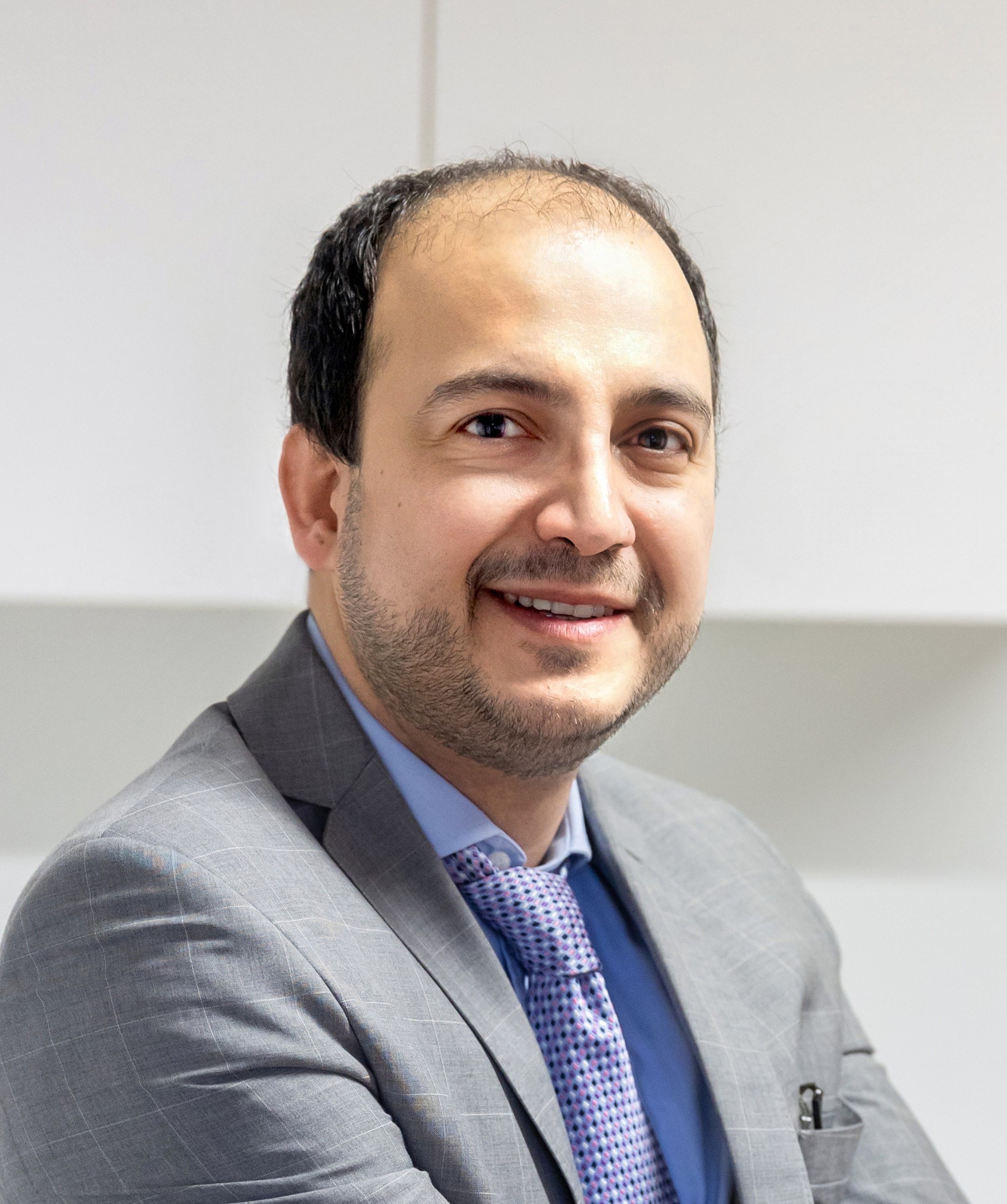 Dr Alireza Salehzadeh headshot