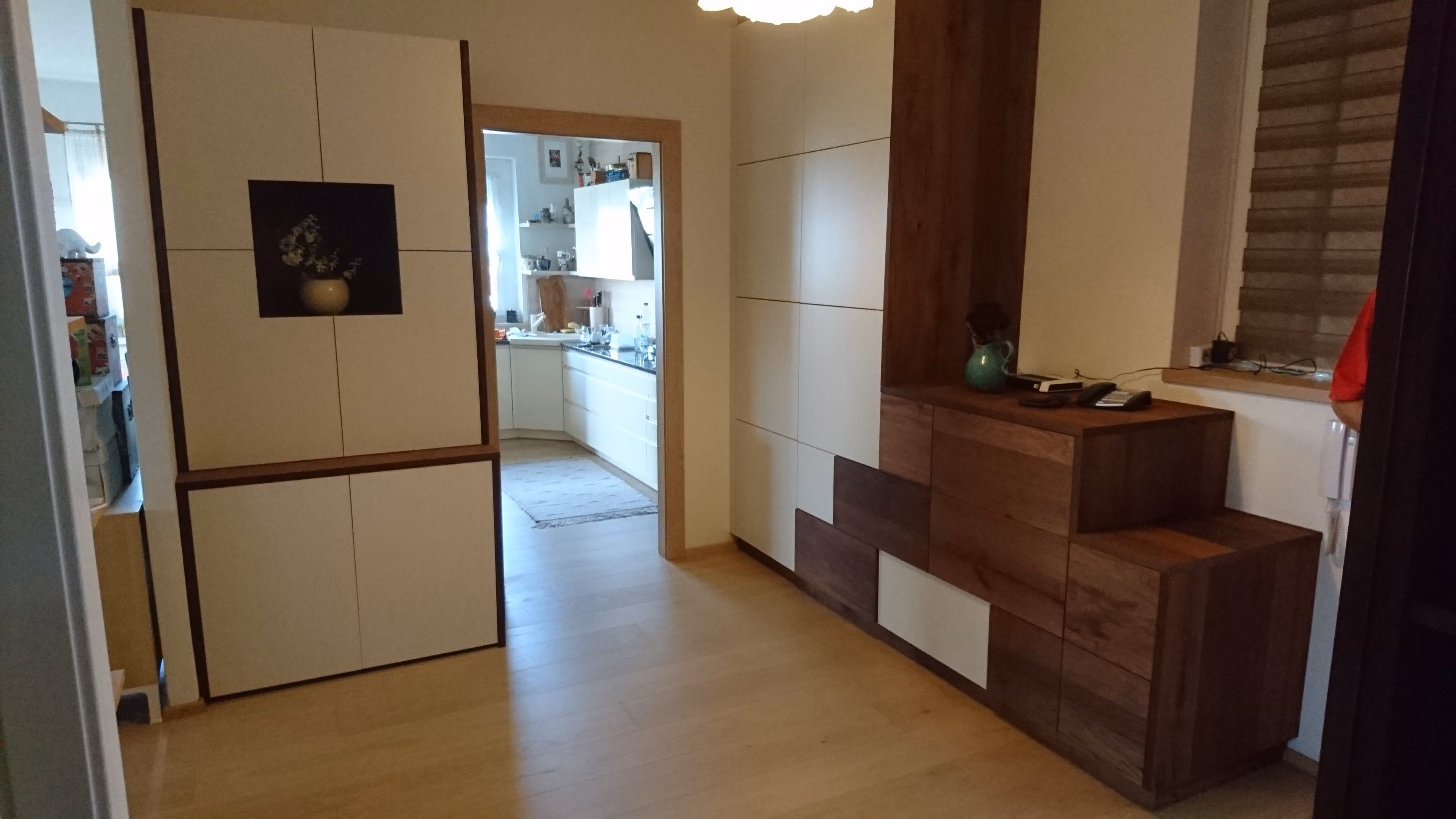 Vorzimmer Risseiche Bronze 2016