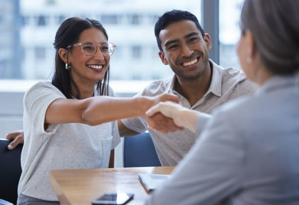 What to choose between a Credit Builder loan and Pay Day loan? Bright