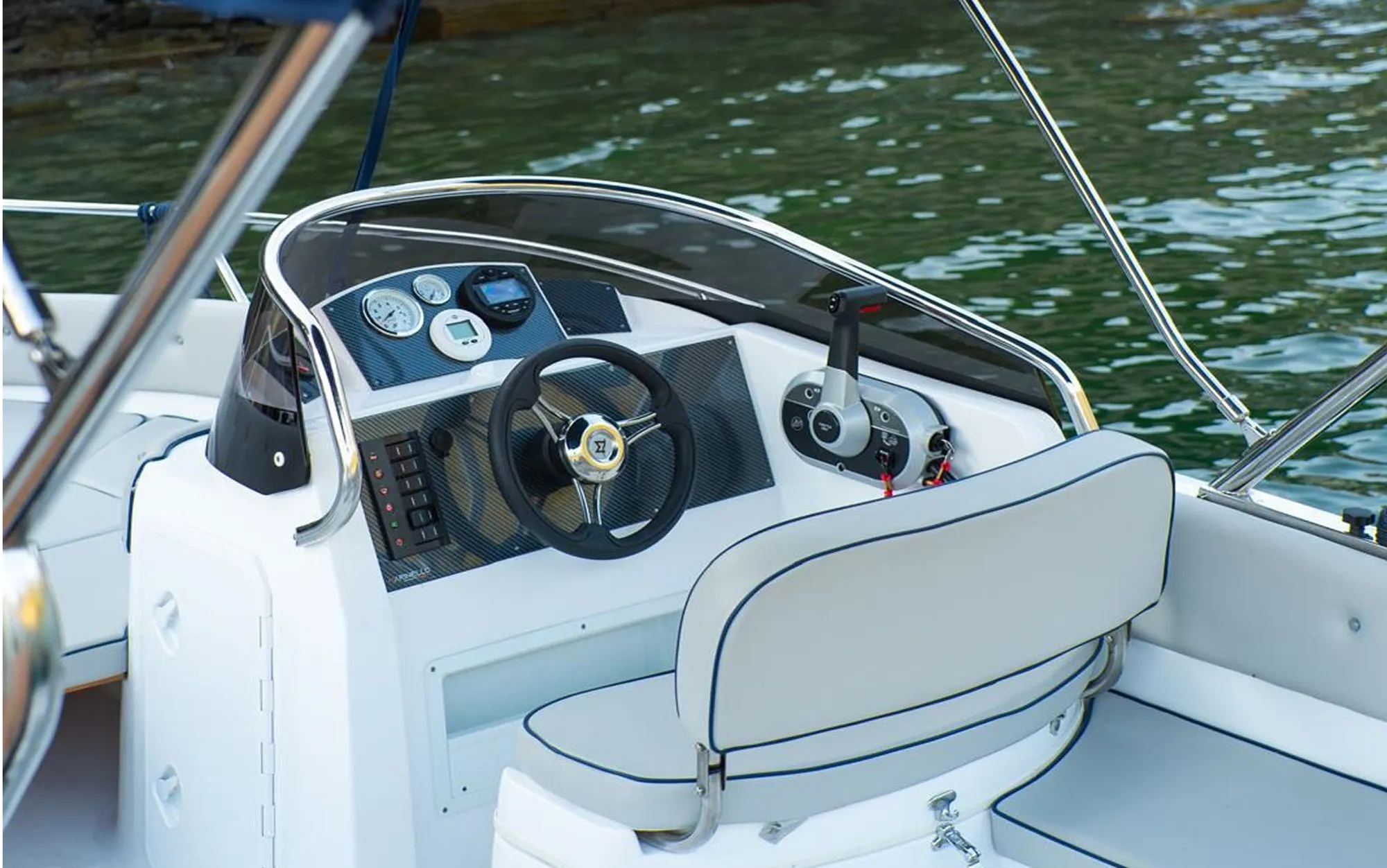 Self drive boat, Como, Italy