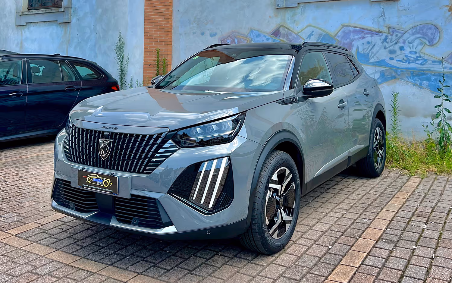 Rent car in Como. Peugeot 2008