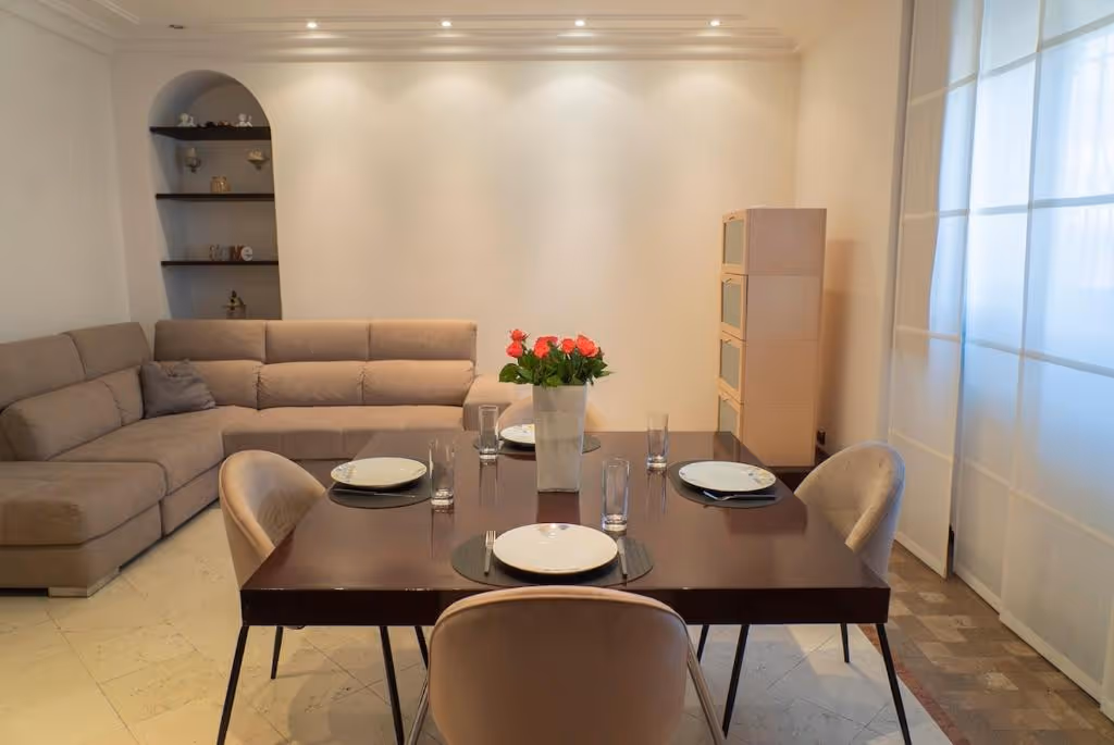 One-bedroom apartment in Moltrasio, free parking & garden