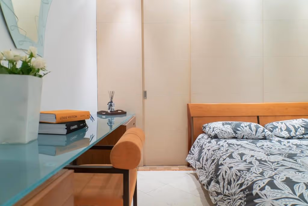 One-bedroom apartment in Moltrasio, free parking & garden