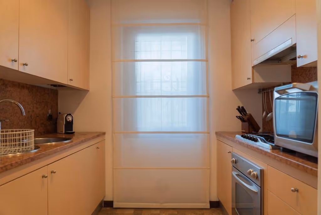 One-bedroom apartment in Moltrasio, free parking & garden