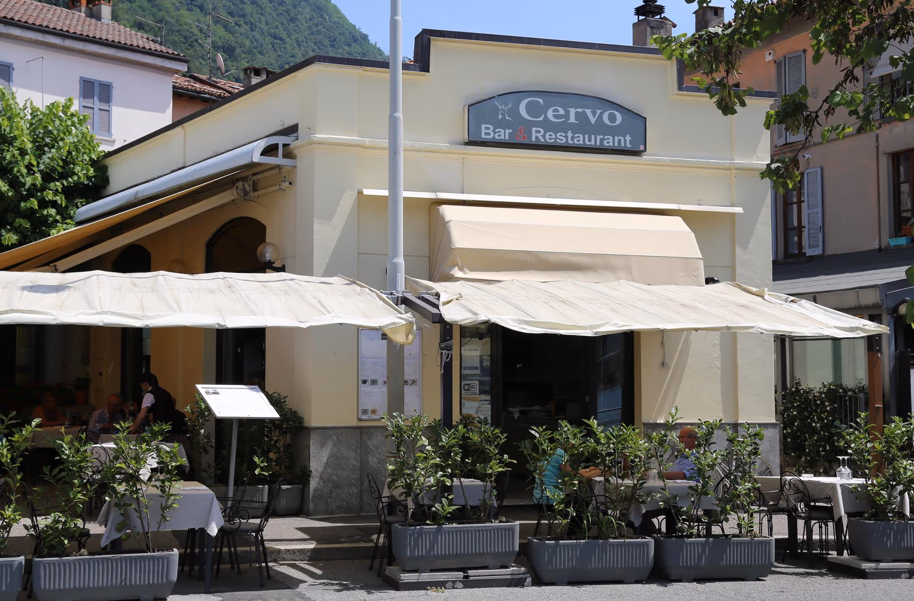 Cervo restaurant, Como, Italy