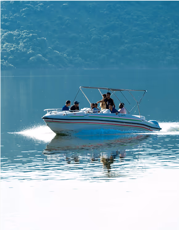 Boat rental on lake Como