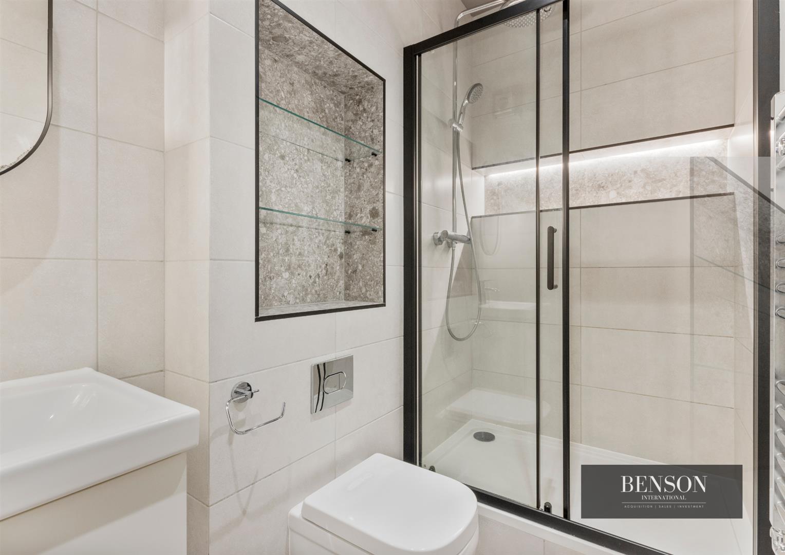 Flat D, 107, Shirland Road