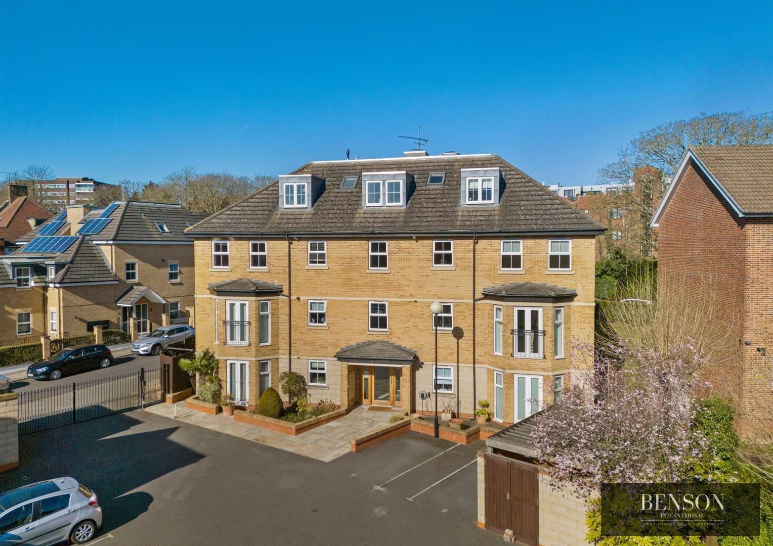 Flat 6, Grasmere Court, Holders Hill Gardens