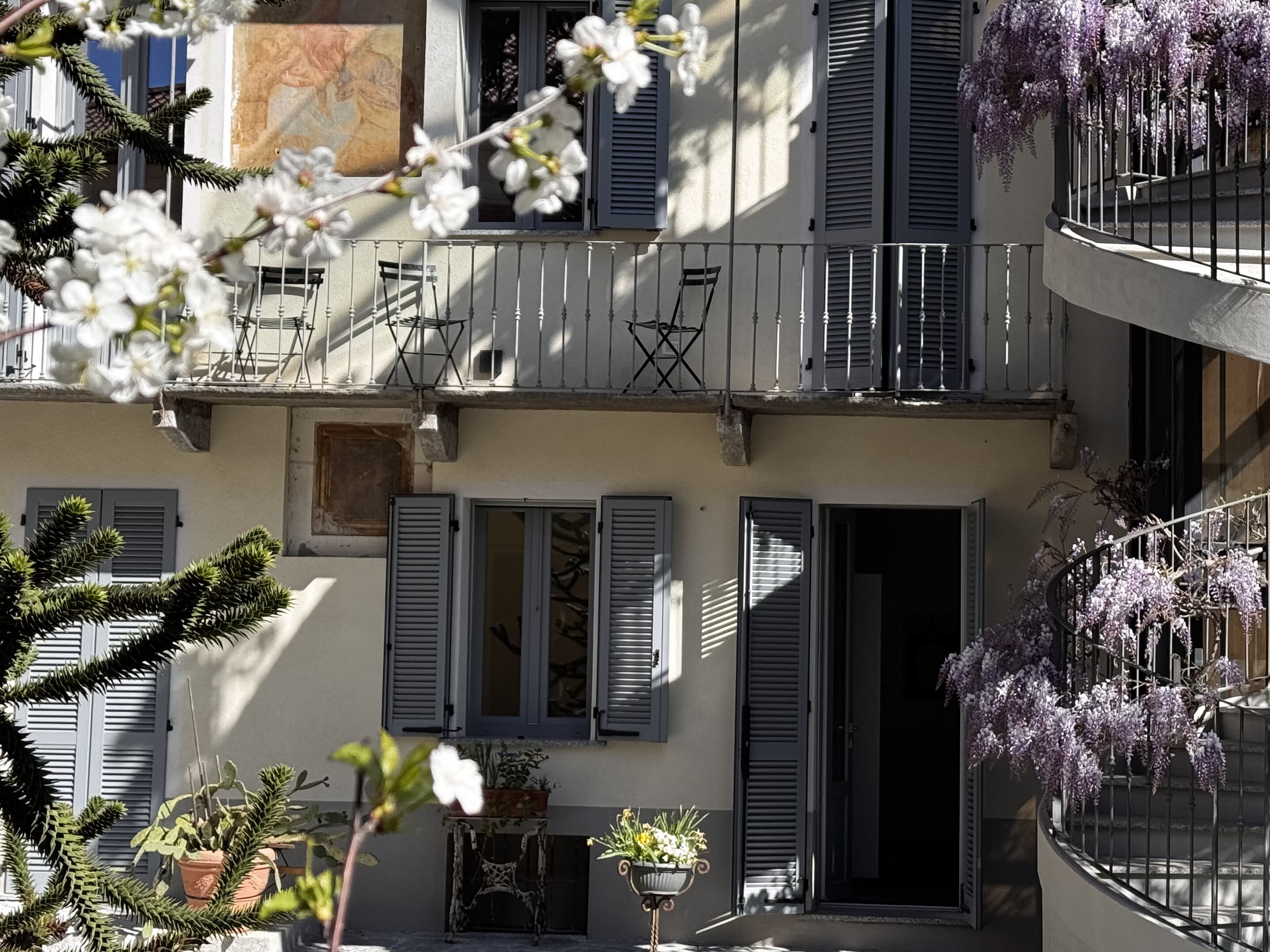Ingresso principale di Corte Giusti a Busto Arsizio.