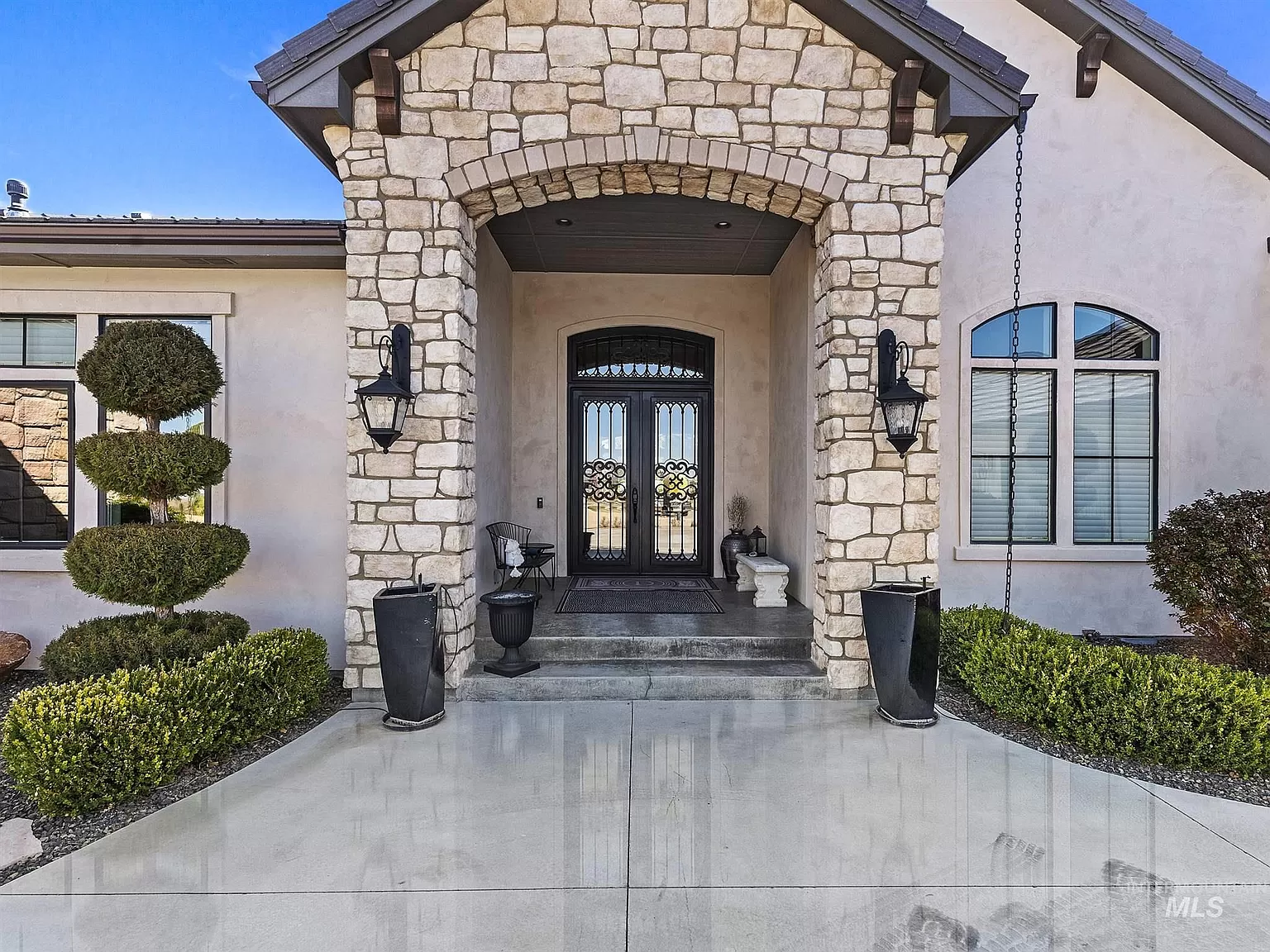 How Construction Loans Work When You Build a Custom Home