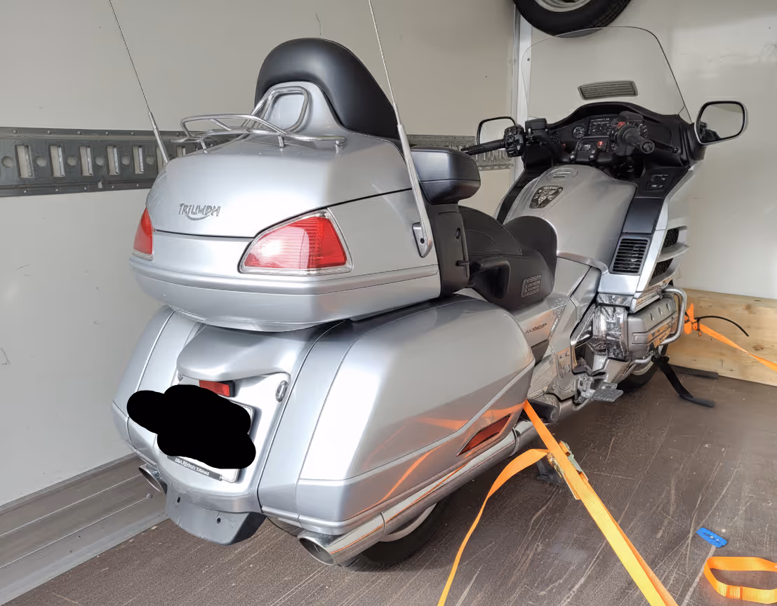 Goldwing im Hänger